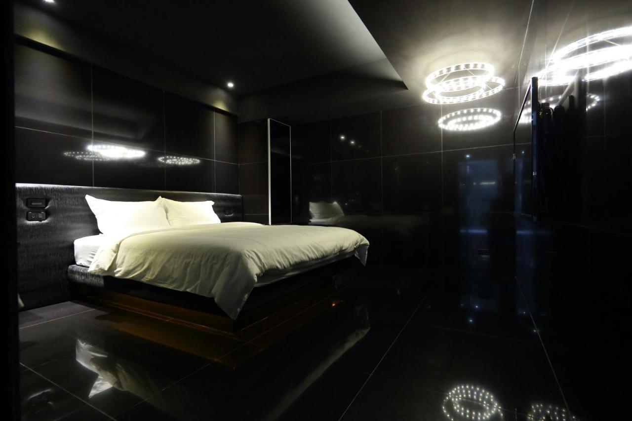 The Fantasy Apartment Hualien City Exterior photo