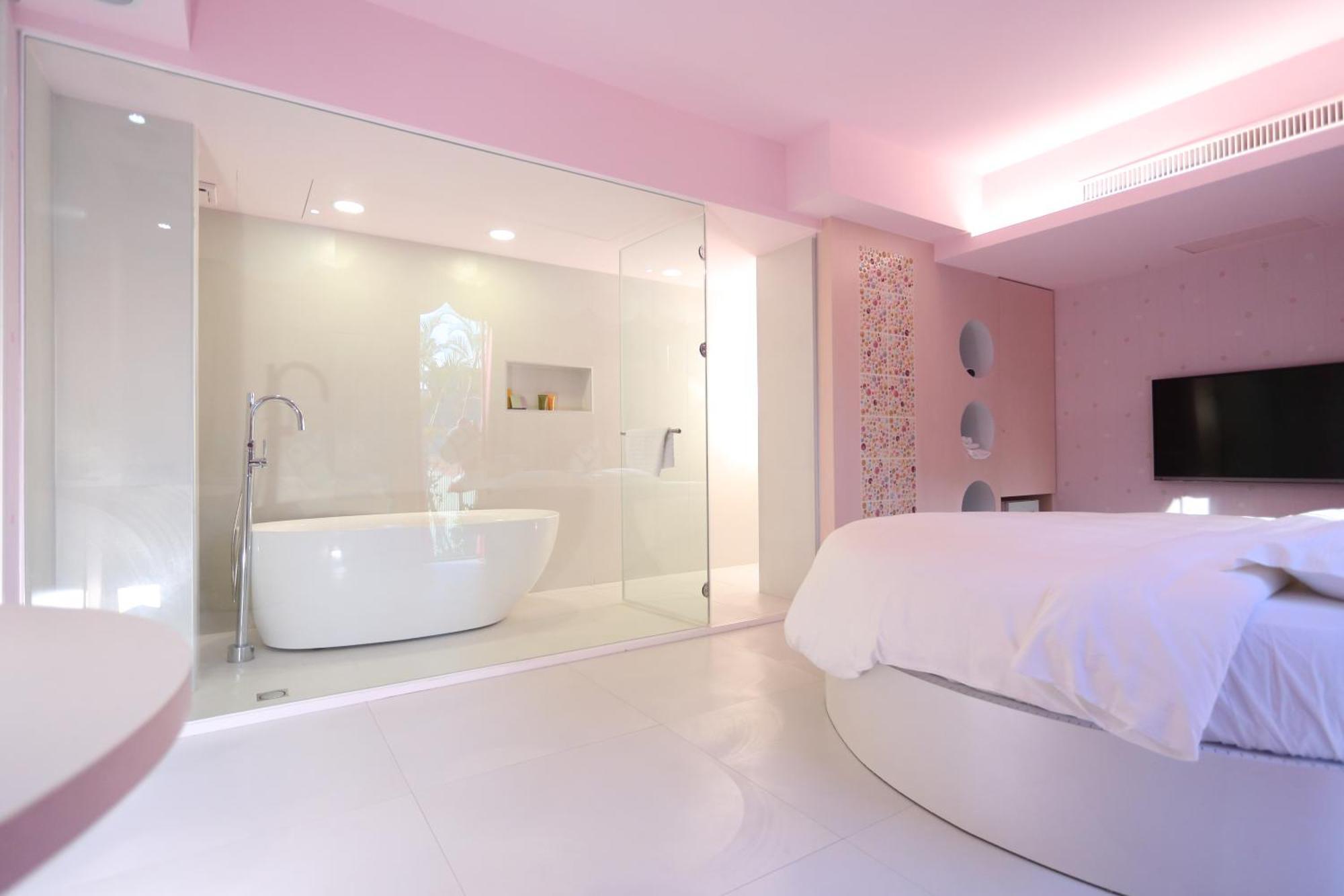 The Fantasy Apartment Hualien City Room photo