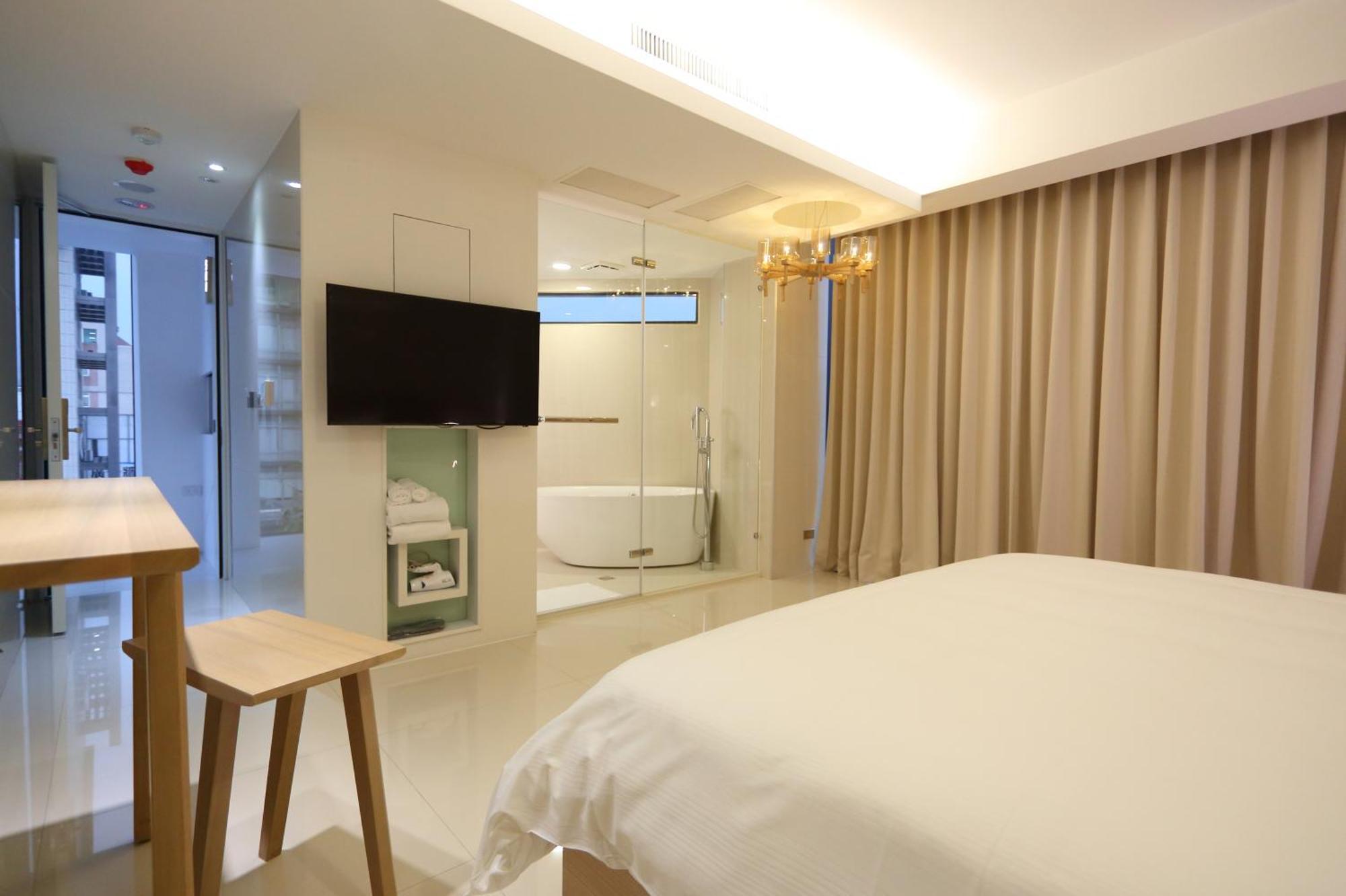 The Fantasy Apartment Hualien City Room photo