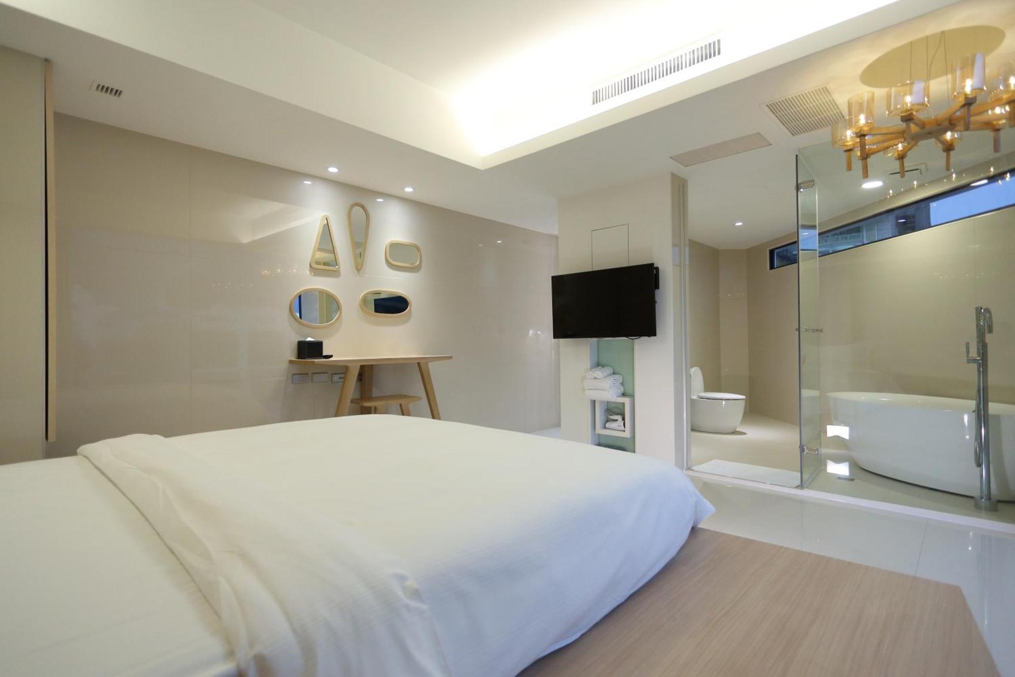The Fantasy Apartment Hualien City Room photo