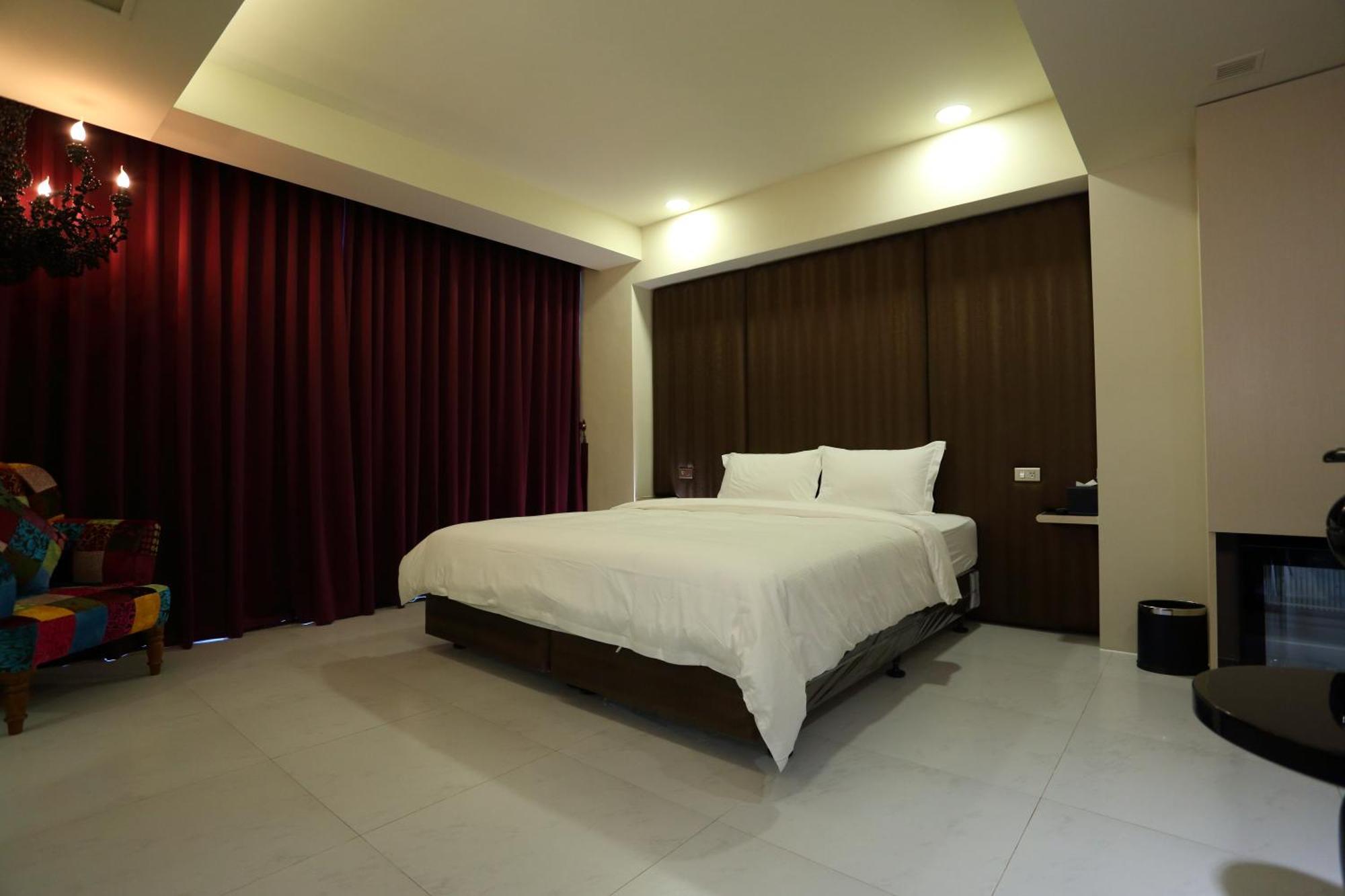 The Fantasy Apartment Hualien City Room photo